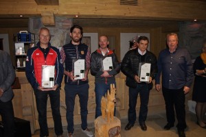 Lors de cette soirée, l’ACCB a honoré ses partenaires institutionnels. De g. à d. : Simon Atkinson, Jérémy Silva, Jean Régaldo respectivement directeurs de l’ESF, Office de Tourisme et DSR ainsi que Jean-Claude Fraissard, maire de Montvalezan.