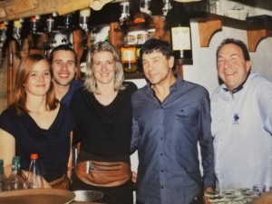 Lucie te « Coco », entourés de leur équipe de l’Ancolie.