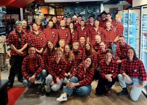 Marc Pirard et toute son équipe rassemblés avant l’ouverture de la saison.