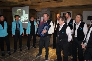 Les chanteurs de la Voix des Alpages ont assuré l’ambiance tout au long de la soirée.