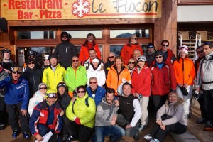 Avant le départ, devant le restaurant Le Flocon