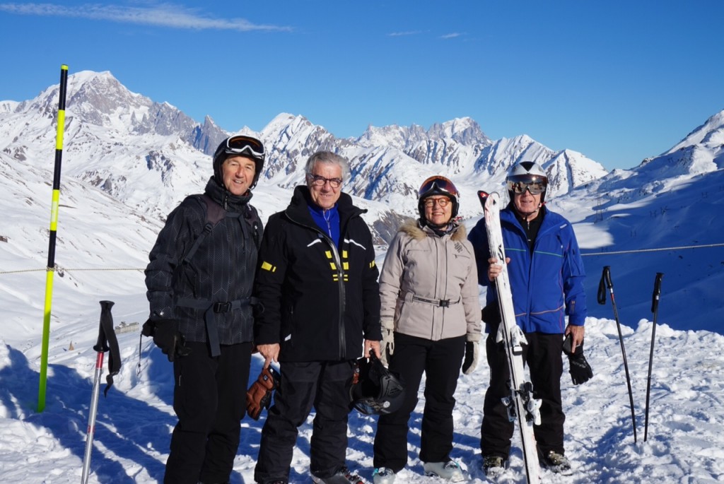 Première photo de la saison, au pied du fort, devant la majestueuse chaîne du Mont Blanc enneigée.