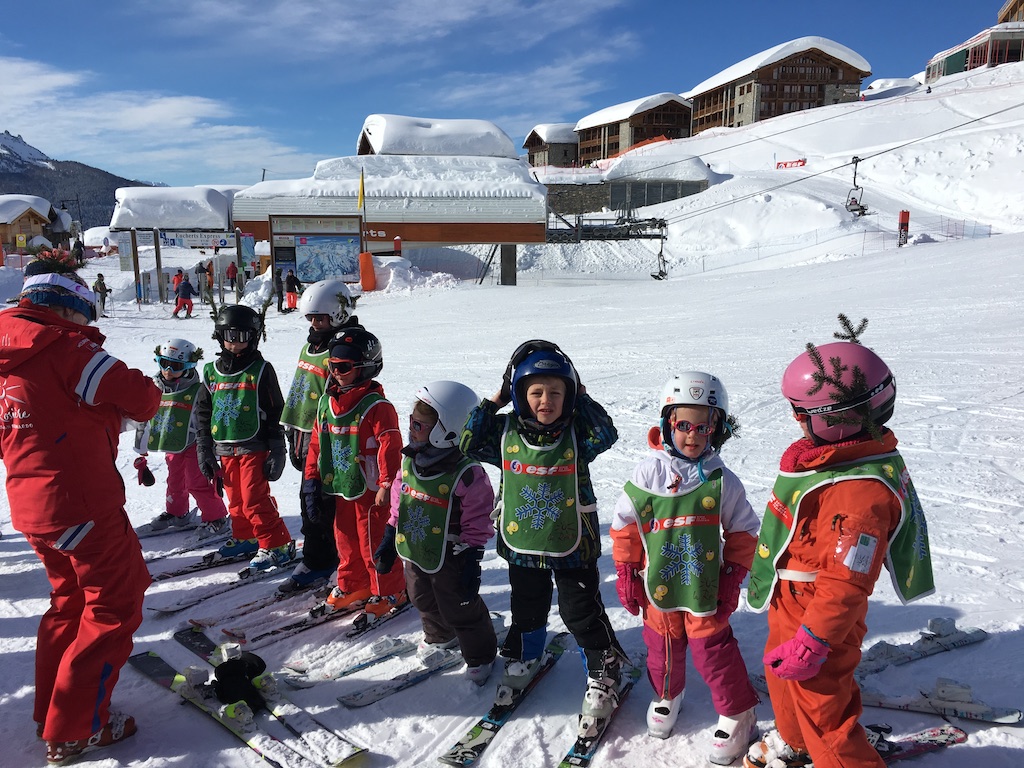 A l’Ecole de Ski Français, l’heure de la remise des médailles pour les petits champions.