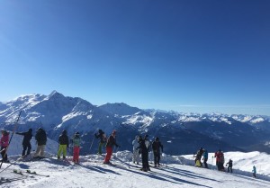 Côté sud, le Mont Pourri et d’autres sommets à perte de vue.