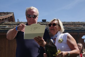 Jean-Claude Virfeu et Mireille, son épouse, remerciés et gâtés par l’association…