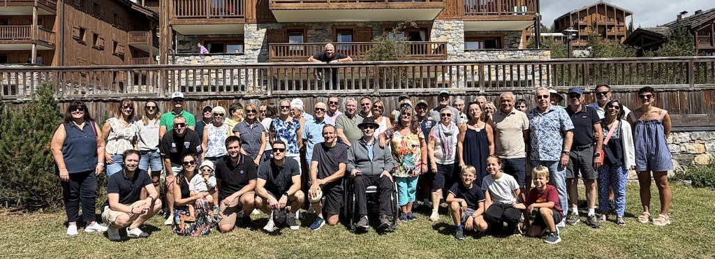 Avant le traditionnel barbecue, les membres de l’ACCB, rassemblés autoyr du maire de Montvalezan, Jacky Arpin.